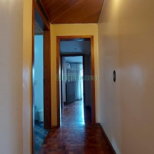 Casa com 340m², 3 dormitórios, 3 vagas, no bairro Panazzolo em Caxias do Sul para Comprar