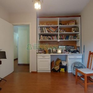 Casa com 340m², 3 dormitórios, 3 vagas, no bairro Panazzolo em Caxias do Sul para Comprar