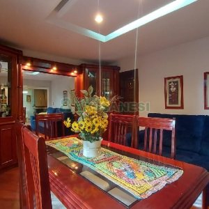 Casa com 340m², 3 dormitórios, 3 vagas, no bairro Panazzolo em Caxias do Sul para Comprar