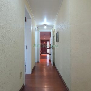 Casa com 340m², 3 dormitórios, 3 vagas, no bairro Panazzolo em Caxias do Sul para Comprar