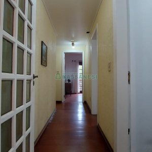 Casa com 340m², 3 dormitórios, 3 vagas, no bairro Panazzolo em Caxias do Sul para Comprar
