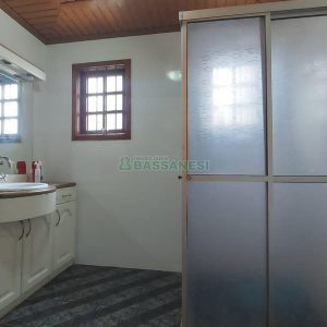 Casa com 340m², 3 dormitórios, 3 vagas, no bairro Panazzolo em Caxias do Sul para Comprar