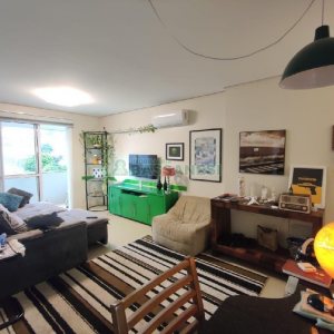 Apto Mobiliado com 86m², 2 dormitórios, 2 vagas, no bairro Cinqüentenário em Caxias do Sul para Alugar