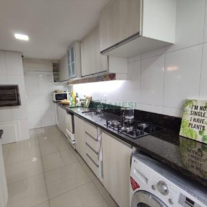 Apto Mobiliado com 86m², 2 dormitórios, 2 vagas, no bairro Cinqüentenário em Caxias do Sul para Alugar