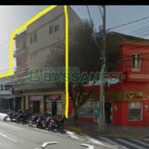 Predio com 743m², no bairro São Pelegrino em Caxias do Sul para Comprar