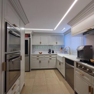 Apto Mobiliado com 304m², 3 dormitórios, 5 vagas, no bairro São Pelegrino em Caxias do Sul para Alugar