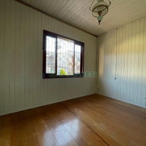 Casa com 180m², 3 dormitórios, 2 vagas, no bairro Rio Branco em Caxias do Sul para Comprar