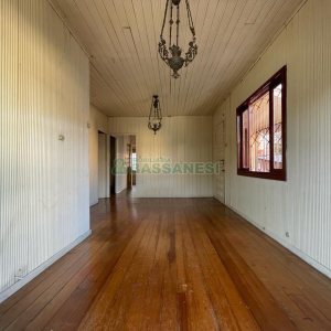 Casa com 180m², 3 dormitórios, 2 vagas, no bairro Rio Branco em Caxias do Sul para Comprar