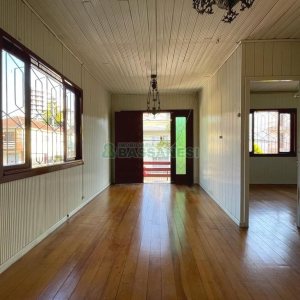 Casa com 180m², 3 dormitórios, 2 vagas, no bairro Rio Branco em Caxias do Sul para Comprar