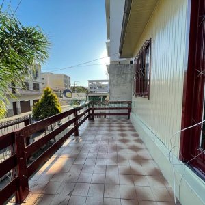 Casa com 180m², 3 dormitórios, 2 vagas, no bairro Rio Branco em Caxias do Sul para Comprar