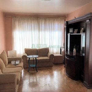 Casa com 187m², 5 dormitórios, 2 vagas, no bairro Pio X em Caxias do Sul para Comprar