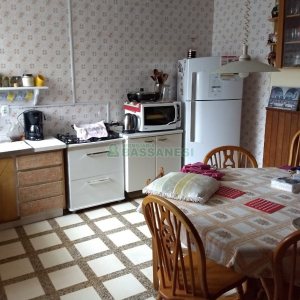 Casa com 187m², 5 dormitórios, 2 vagas, no bairro Pio X em Caxias do Sul para Comprar