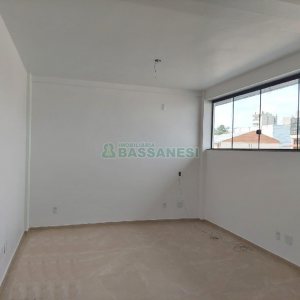 Pavilhão com 319m², no bairro Charqueadas em Caxias do Sul para Comprar