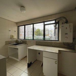 Apartamento com 260m², 2 dormitórios, 2 vagas, no bairro Centro em Caxias do Sul para Comprar
