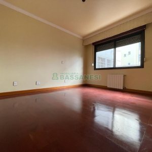 Apartamento com 260m², 2 dormitórios, 2 vagas, no bairro Centro em Caxias do Sul para Comprar