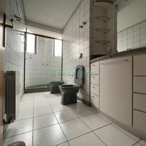 Apartamento com 260m², 2 dormitórios, 2 vagas, no bairro Centro em Caxias do Sul para Comprar