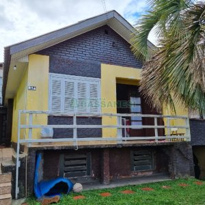 Casa com 180m², 5 dormitórios, no bairro Santa Catarina em Caxias do Sul para Comprar