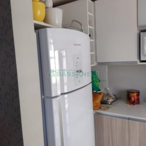 Sobrado com 84m², 2 dormitórios, 1 vaga, no bairro Charqueadas em Caxias do Sul para Comprar