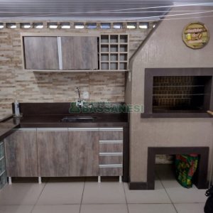 Sobrado com 84m², 2 dormitórios, 1 vaga, no bairro Charqueadas em Caxias do Sul para Comprar