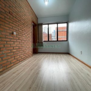 Sala com 44m², no bairro Centro em Caxias do Sul para Comprar