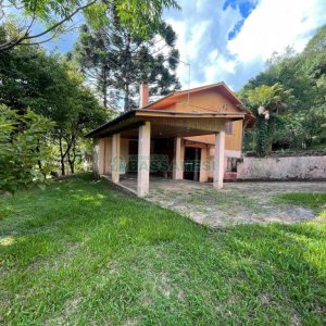 Chácara com 150m², 2 dormitórios, 1 vaga, no bairro Vila Seca em Caxias do Sul para Comprar