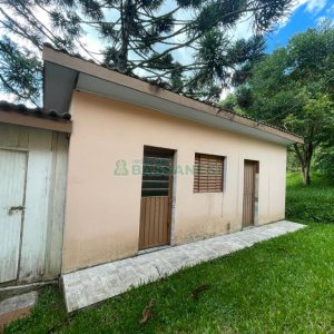 Chácara com 150m², 2 dormitórios, 1 vaga, no bairro Vila Seca em Caxias do Sul para Comprar