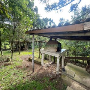 Chácara com 150m², 2 dormitórios, 1 vaga, no bairro Vila Seca em Caxias do Sul para Comprar