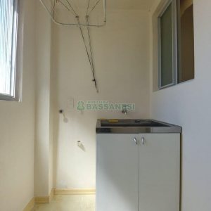Apartamento com 72m², 2 dormitórios, 1 vaga, no bairro Centro em Caxias do Sul para Alugar
