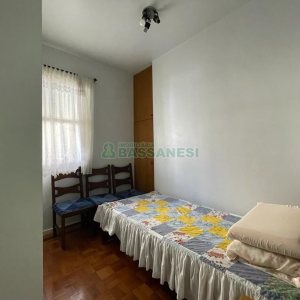 Apto Mobiliado com 90m², 2 dormitórios, no bairro Centro em Caxias do Sul para Alugar