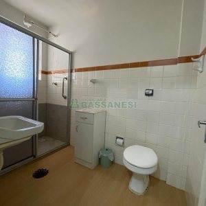 Apto Mobiliado com 90m², 2 dormitórios, no bairro Centro em Caxias do Sul para Alugar