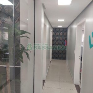 Loja com 129m², no bairro Cinqüentenário em Caxias do Sul para Comprar