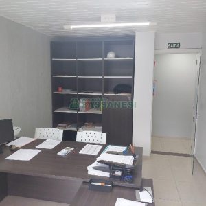 Loja com 129m², no bairro Cinqüentenário em Caxias do Sul para Comprar