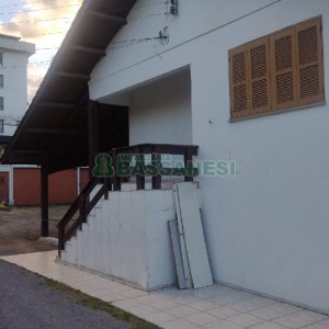 Casa com 182m², 3 dormitórios, no bairro Pio X em Caxias do Sul para Comprar