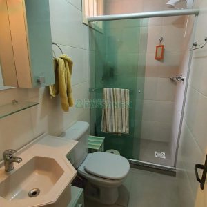 Sobrado com 94m², 2 dormitórios, 2 vagas, no bairro Santa Lúcia em Caxias do Sul para Comprar