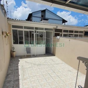 Sobrado com 94m², 2 dormitórios, 2 vagas, no bairro Santa Lúcia em Caxias do Sul para Comprar