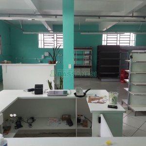 Loja com 211m², no bairro Kayser em Caxias do Sul para Alugar