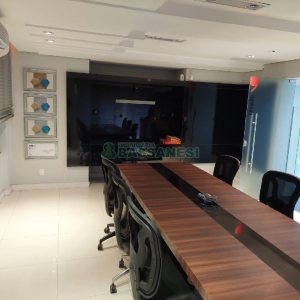 Predio com 580m², 4 vagas, no bairro Planalto em Caxias do Sul para Alugar ou Comprar