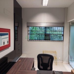 Predio com 580m², 4 vagas, no bairro Planalto em Caxias do Sul para Alugar ou Comprar