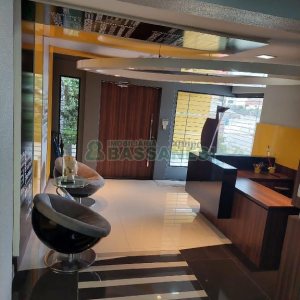 Predio com 580m², 4 vagas, no bairro Planalto em Caxias do Sul para Alugar ou Comprar