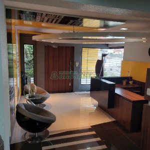 Predio com 580m², 4 vagas, no bairro Planalto em Caxias do Sul para Alugar ou Comprar