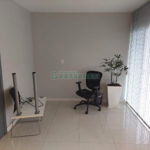 Predio com 580m², 4 vagas, no bairro Planalto em Caxias do Sul para Alugar ou Comprar