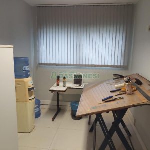 Predio com 580m², 4 vagas, no bairro Planalto em Caxias do Sul para Alugar ou Comprar