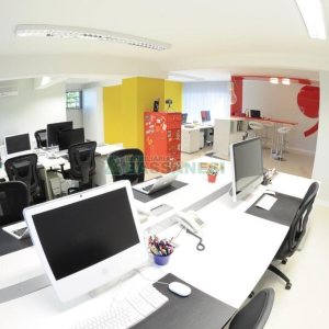 Predio com 580m², 4 vagas, no bairro Planalto em Caxias do Sul para Alugar ou Comprar