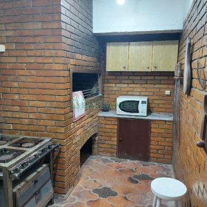 Predio com 580m², 4 vagas, no bairro Planalto em Caxias do Sul para Alugar ou Comprar