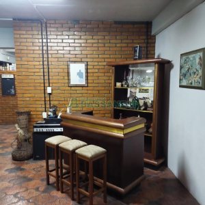 Predio com 580m², 4 vagas, no bairro Planalto em Caxias do Sul para Alugar ou Comprar