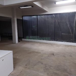 Predio com 580m², 4 vagas, no bairro Planalto em Caxias do Sul para Alugar ou Comprar