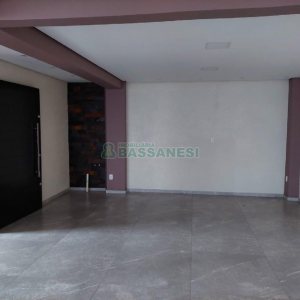 Predio com 360m², no bairro Kayser em Caxias do Sul para Comprar
