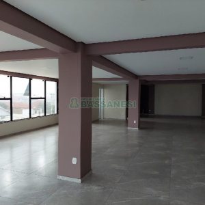 Predio com 360m², no bairro Kayser em Caxias do Sul para Comprar