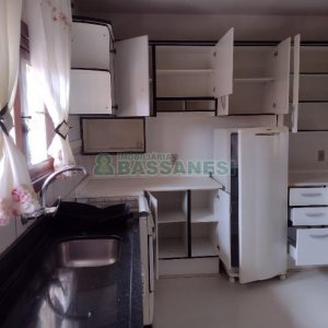 Sobrado Mobiliado com 113m², 3 dormitórios, 1 vaga, no bairro Cidade Nova em Caxias do Sul para Comprar