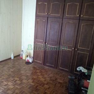 Chácara com 230m², 5 dormitórios, 2 vagas, no bairro Galópolis em Caxias do Sul para Comprar